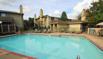 the swimming pool at the resort at governors residence